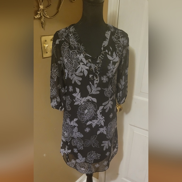 iZ Beyer Black & White Fancy Floral Dress - Picture 1 of 9